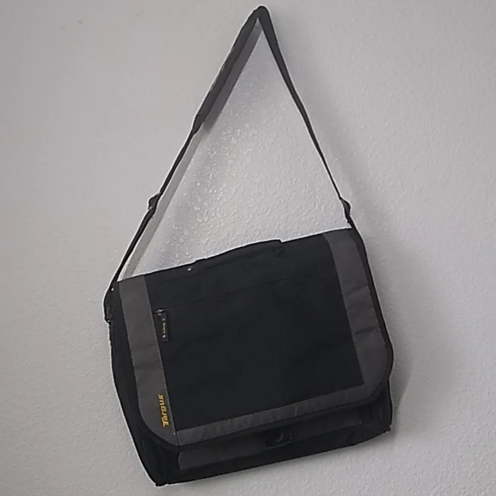 FINAL MARKDOWN Targus Laptop Bag